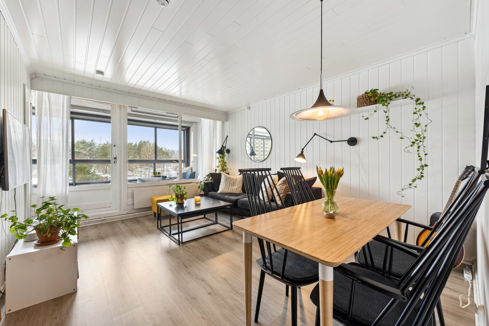 En stemningsfull og lun stue uten innsyn. Galleribilde