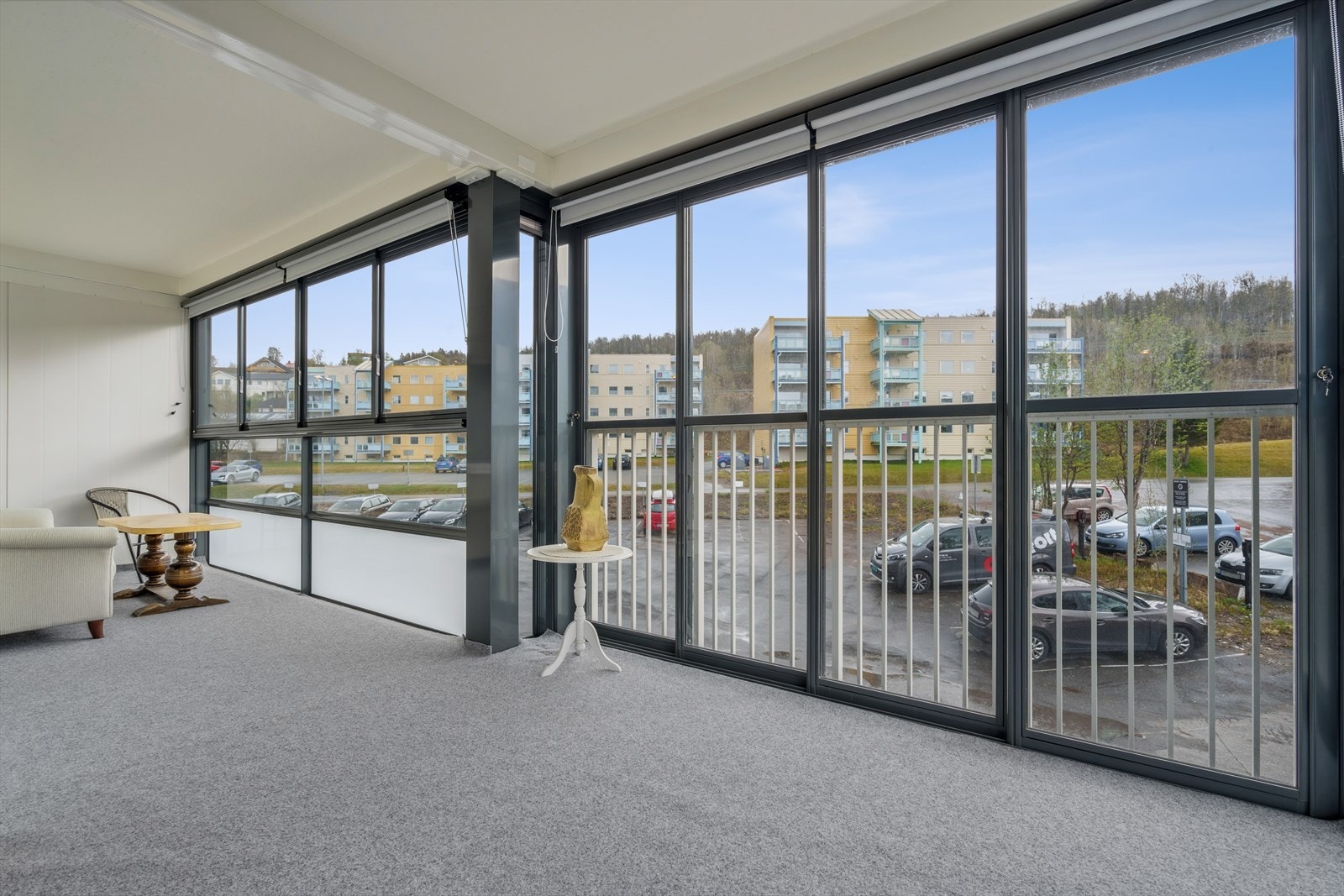 Stor innglasset overbygd balkong på 19 m2. Galleribilde