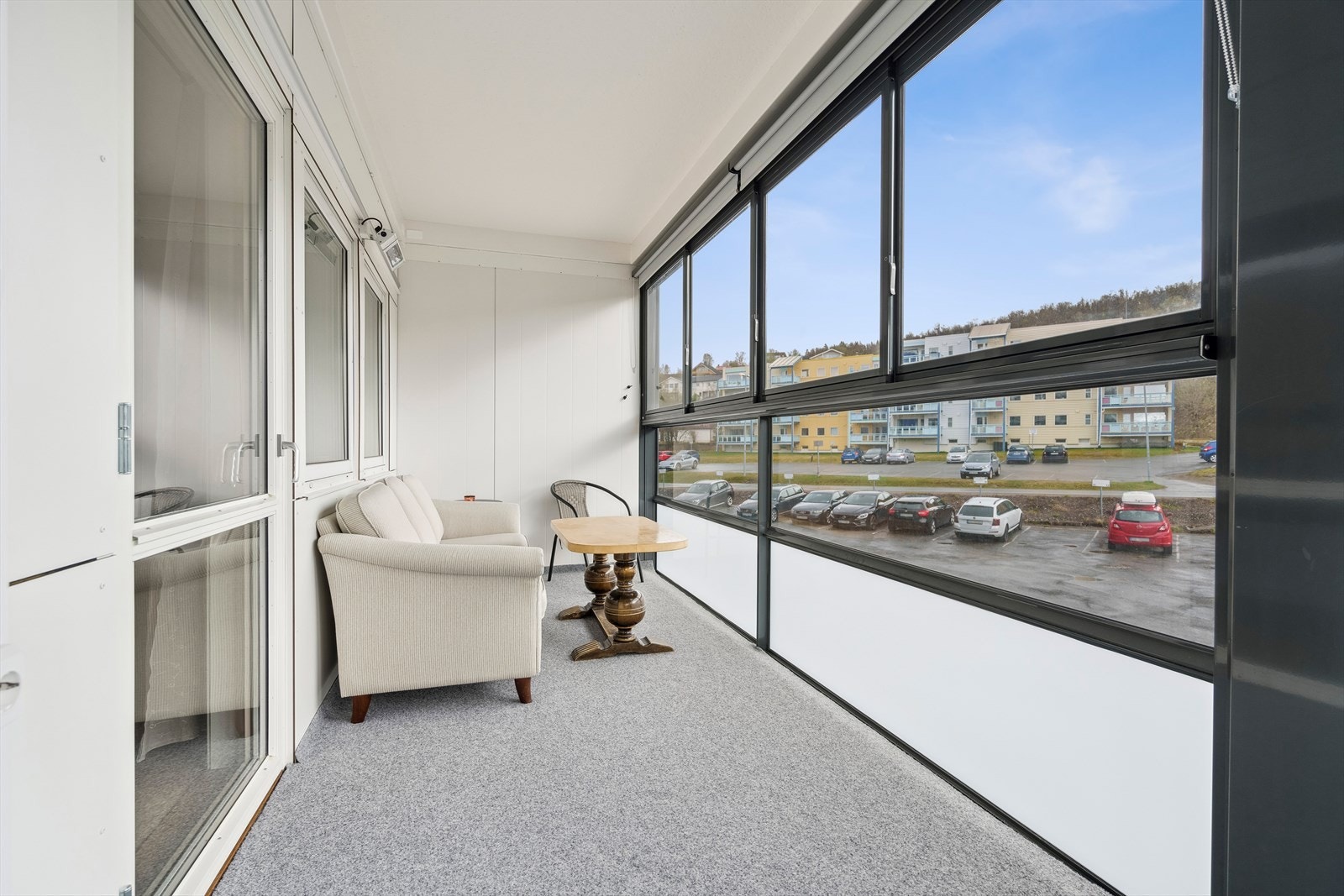 Videre tilgang fra både stue og soverom. Galleribilde