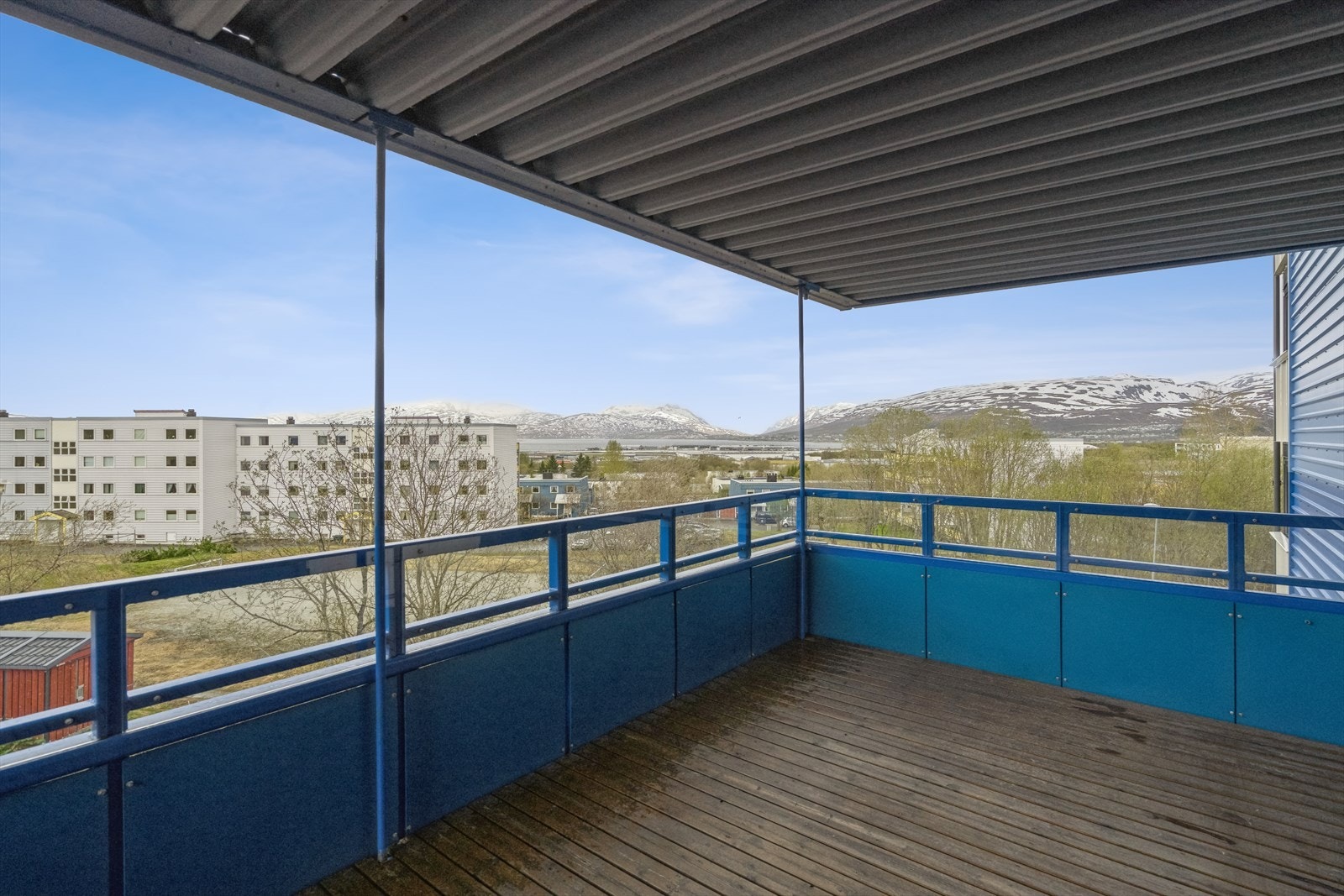 Felles balkong mot sørvest med flotte utsiktsforhold. Galleribilde