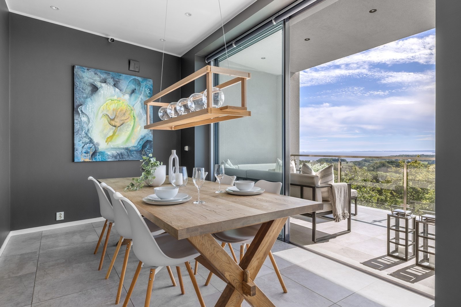 Også fra spisestuen kan den flotte utsikten nytes. Galleribilde