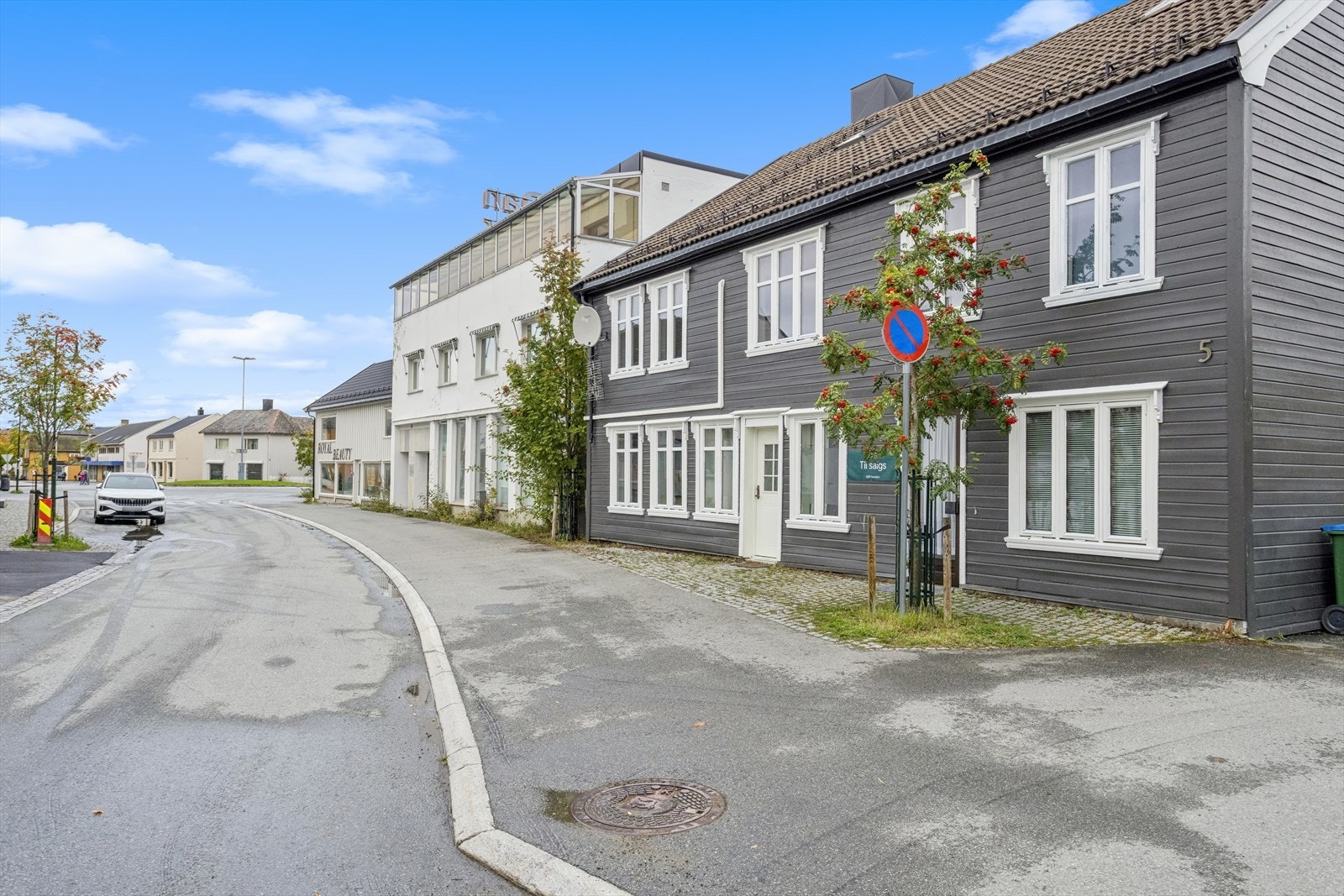 Herfra er det en kjapp gåtur til Gågatea, Kimen, Torgkvartalet og Ole Vig videregående skole. Galleribilde