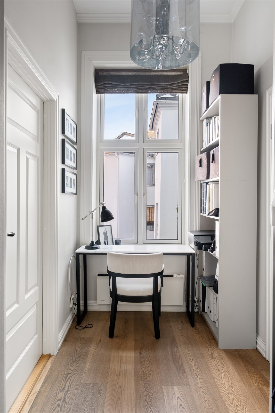 Plass til skrivepult i omkledningsrommet. Galleribilde