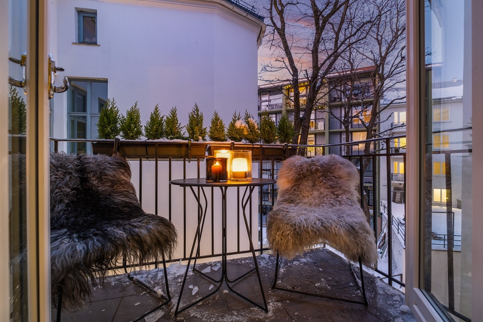 Nord-vestvendt balkong på ca. 3 kvm. Galleribilde