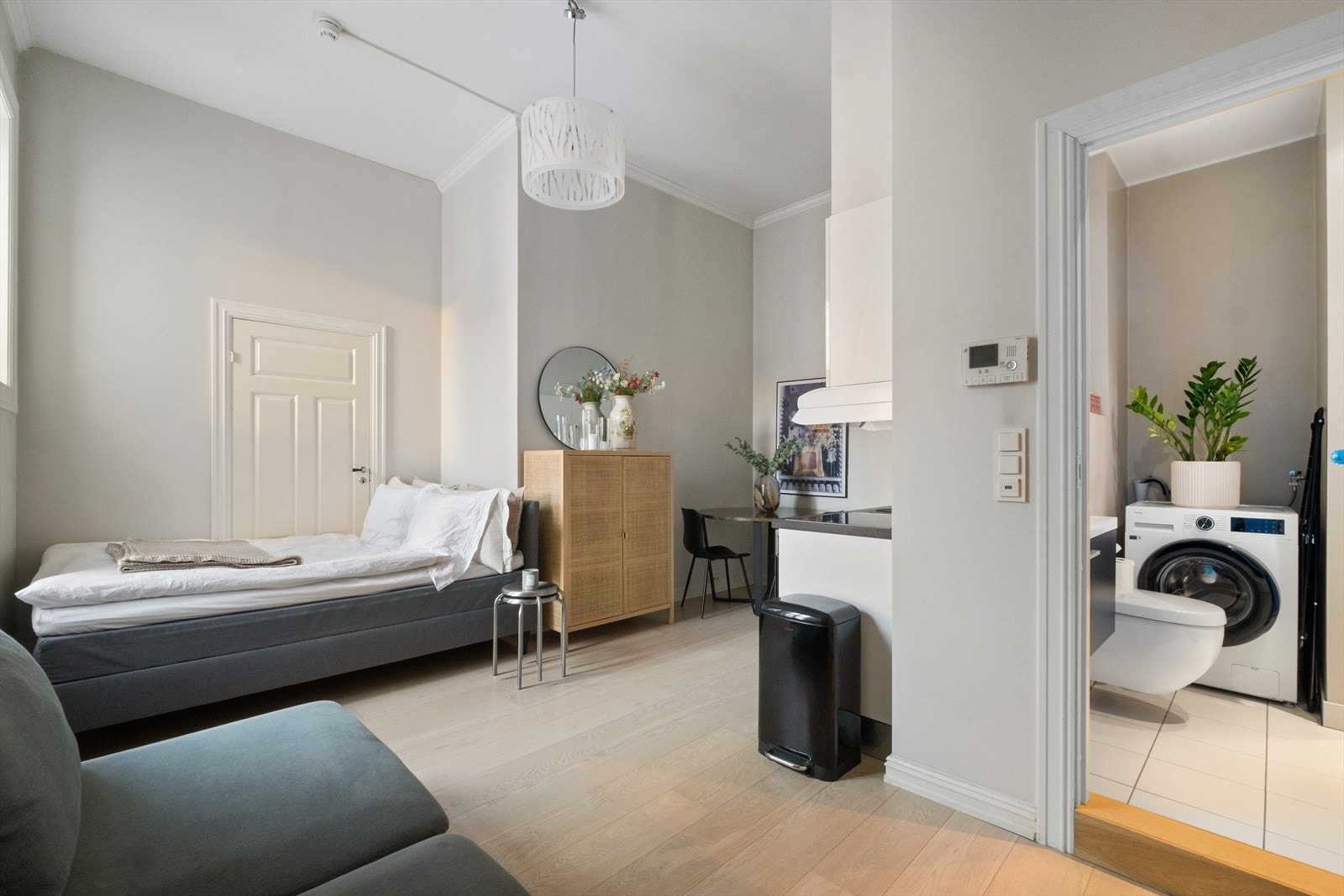 Hybeldel med egen inngang. Dagens leietaker har gitt uttrykk for at hun ønsker å forlenge leieforholdet med neste eier. Galleribilde