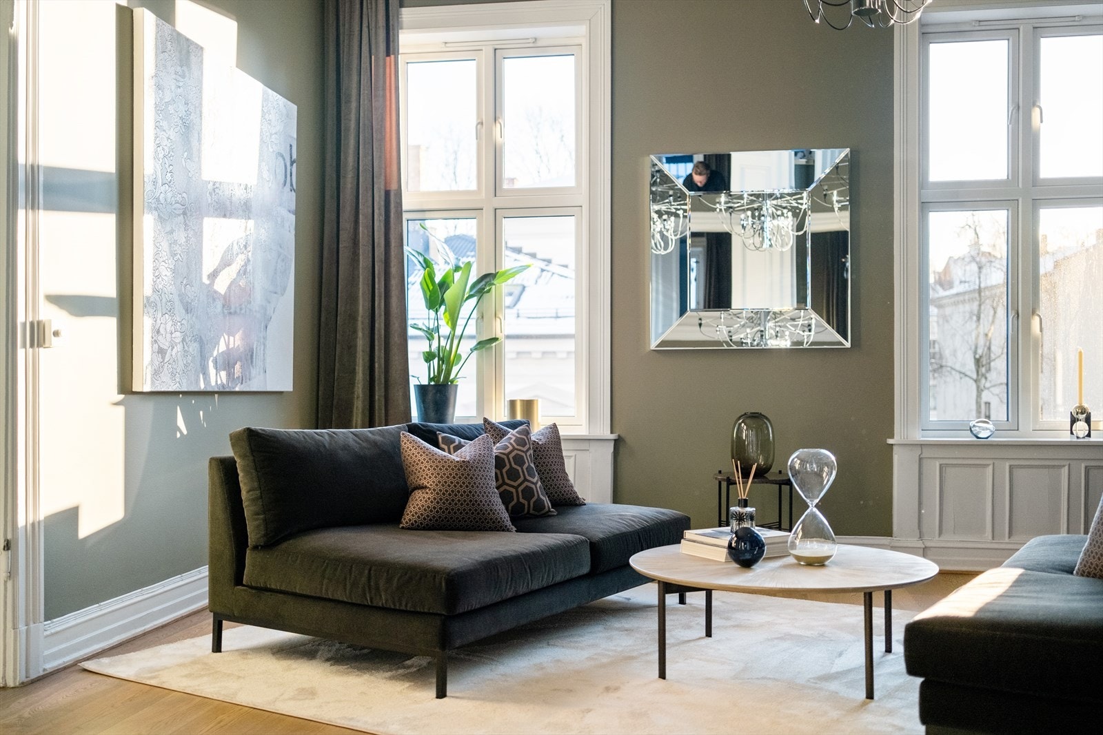 Leiligheten har god internbeliggenhet i byggets 3. etasje med lite innsyn. Galleribilde