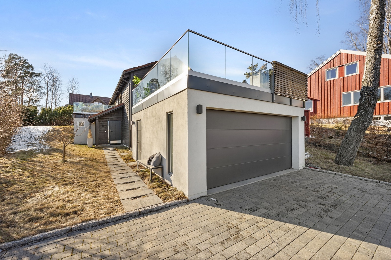 Parkering i garasje. Galleribilde