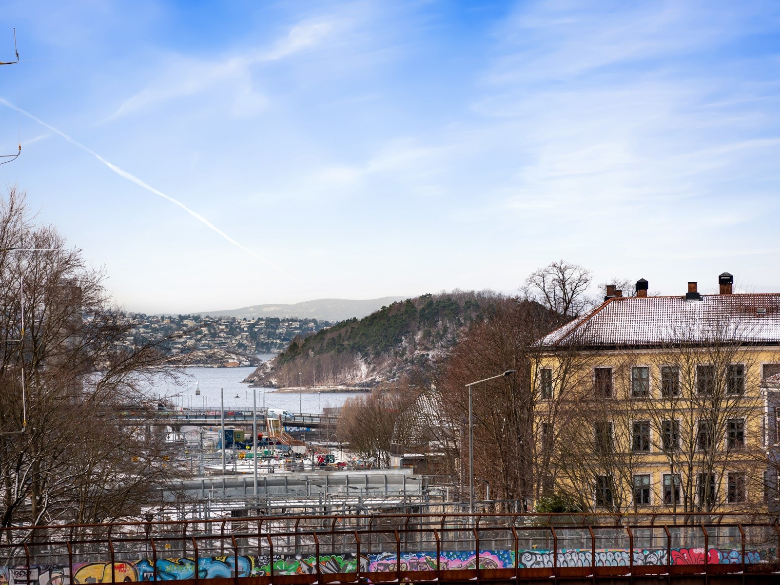 Flott og vidstrakt utsikt fra balkong! Galleribilde