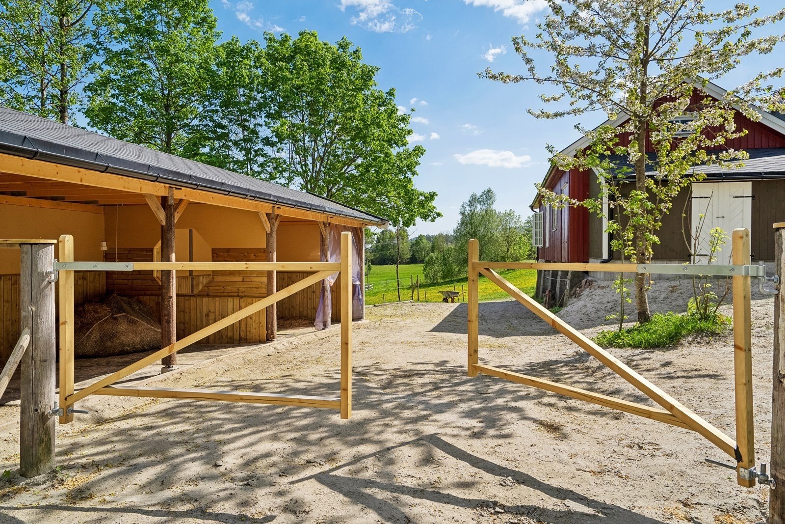 Dette er en fantastisk mulighet hvis dere er på utkikk etter et småbruk for hestehold. Galleribilde