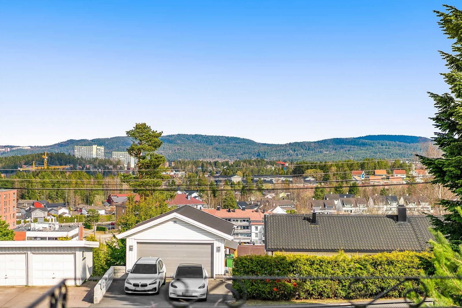 Eiendommen har fine solforhold, samt nydelig utsikt! Galleribilde