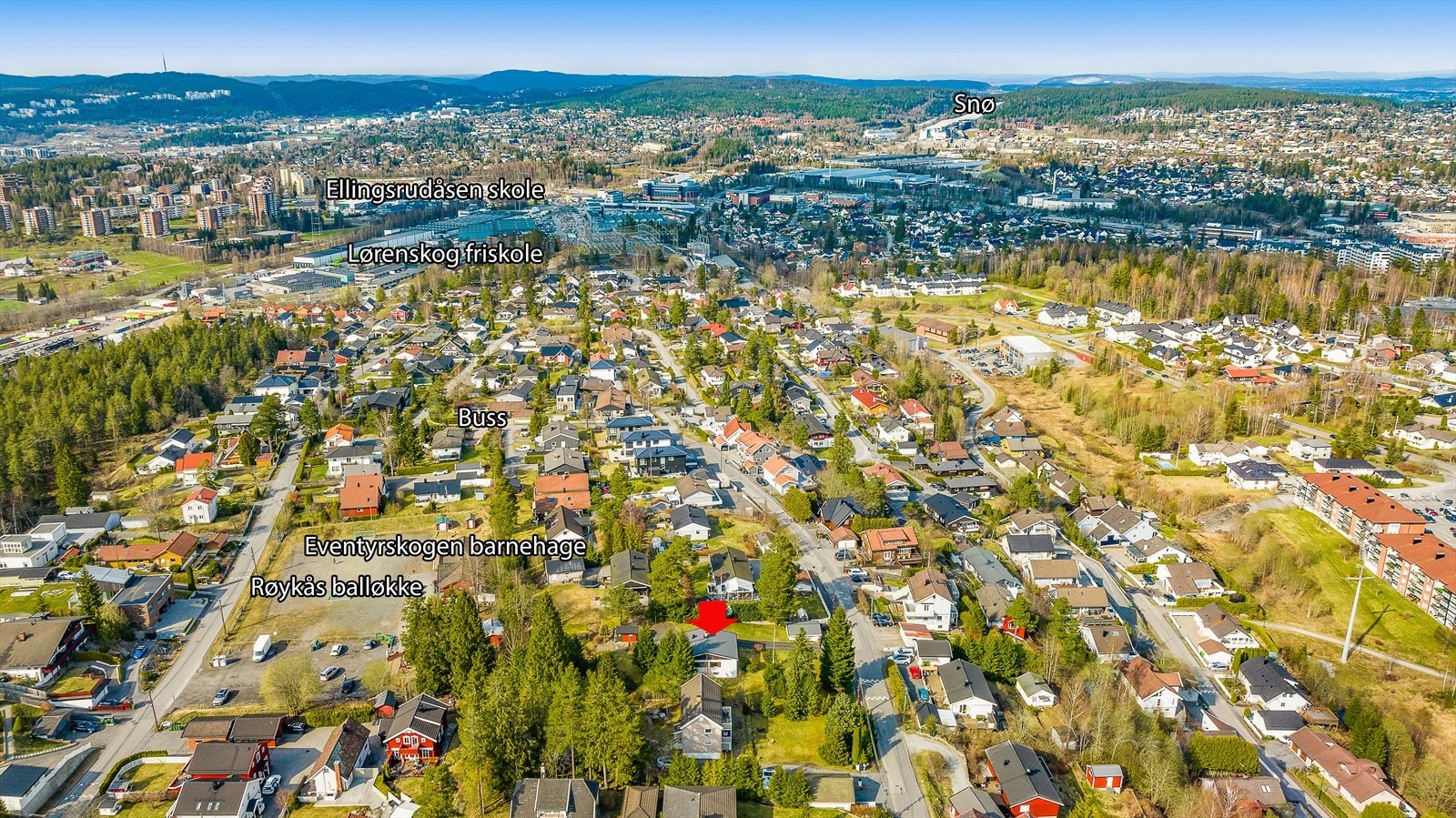 Det er også kort vei til bussholdeplass, samt flere skoler. Galleribilde