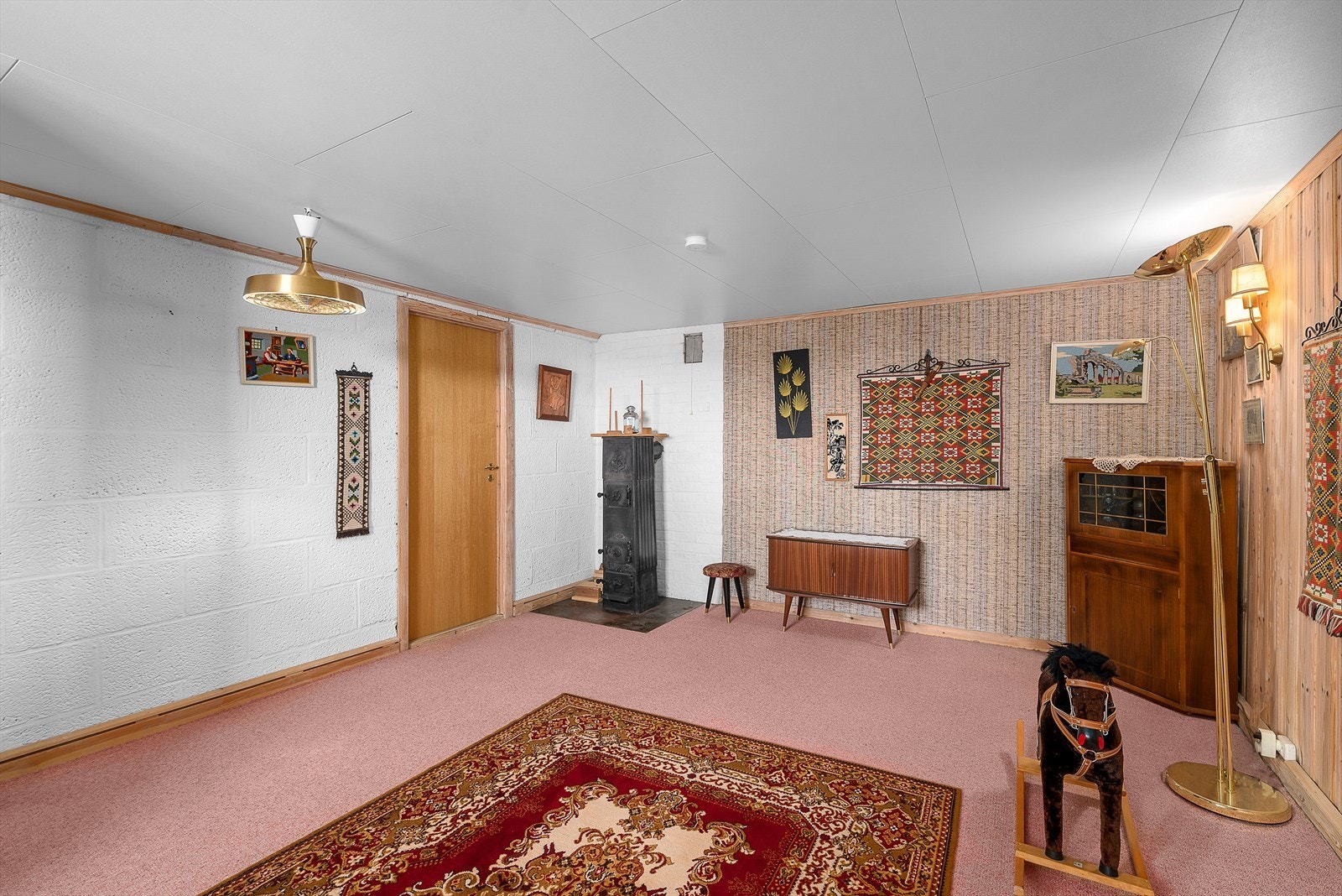 Rommet er ikke godkjent for varig opphold, se punktet Ferdigattest for mer informasjon. Galleribilde