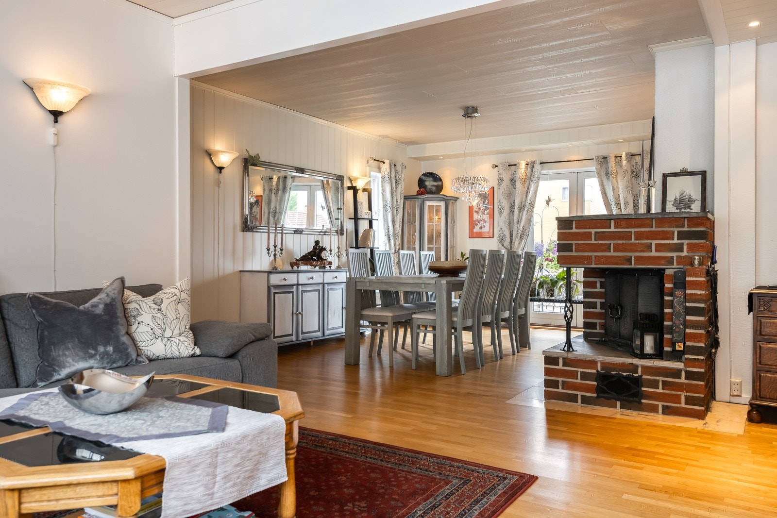 1.etasje er 71 kvm. Galleribilde