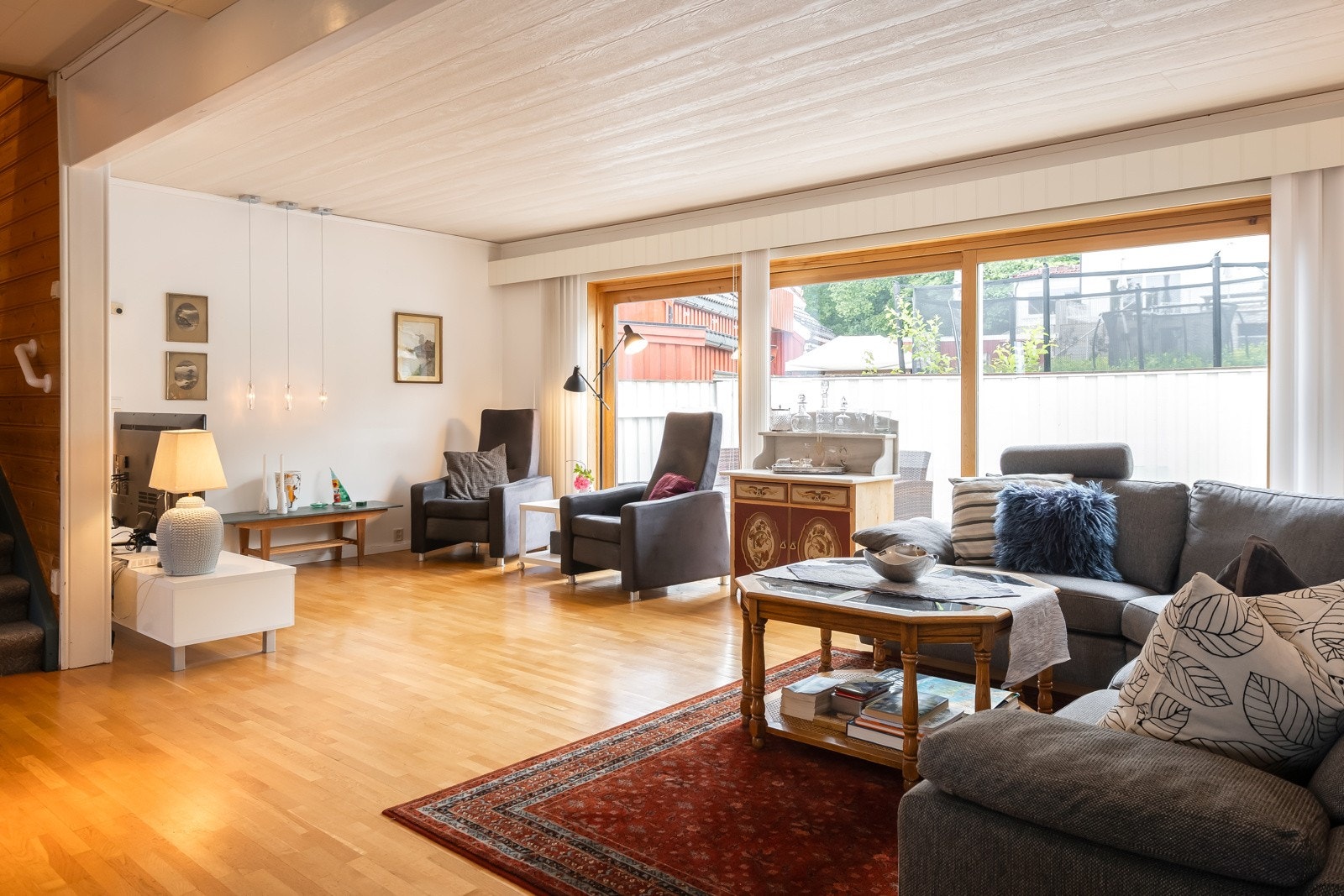 Stor og romslig stue på 46 kvm. Galleribilde