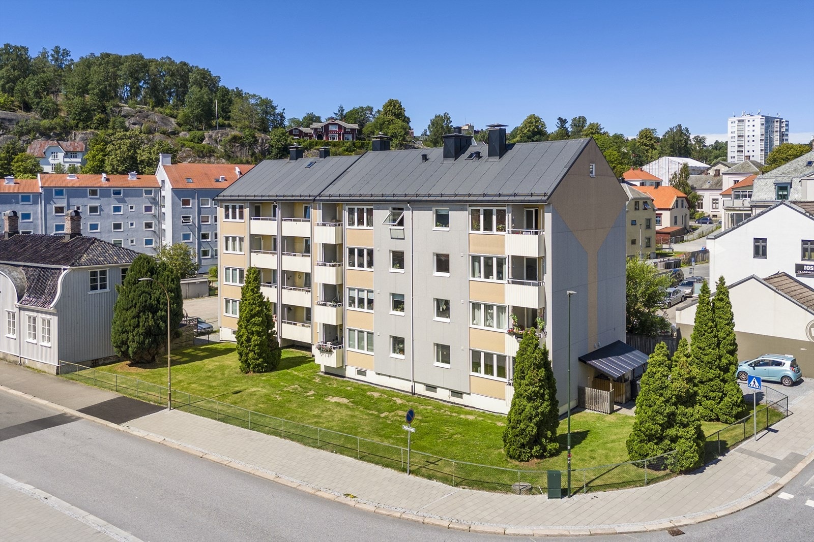 Borettslaget er tilknyttet Halden Boligbyggelag og består av 1 boligblokk på 4 etasjer med totalt 16 enheter. Galleribilde