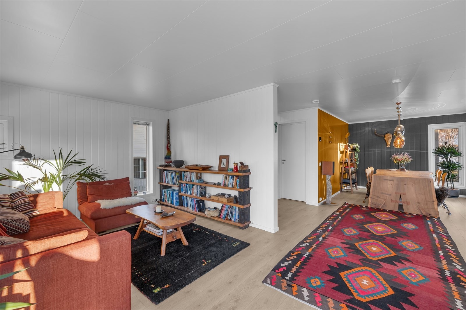 Stue og spisestue. Galleribilde