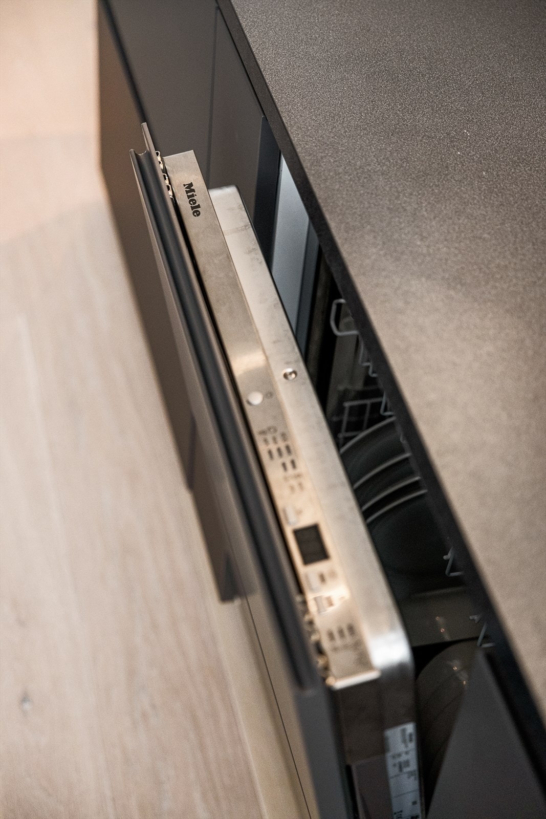 Oppvaskmaskin med direkte tilkobling på varmtvann - Sparer strøm Galleribilde