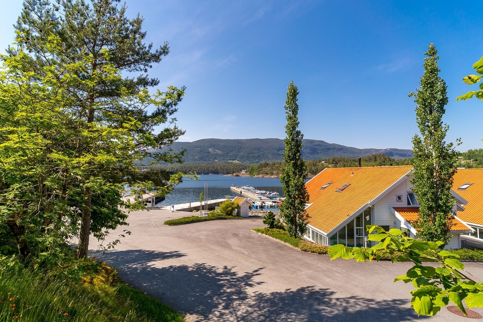 Foreneset er et idyllisk område i Suldal, kjent for sin vakre natur, rolige omgivelser og nærhet til både fjord og fjell. Galleribilde