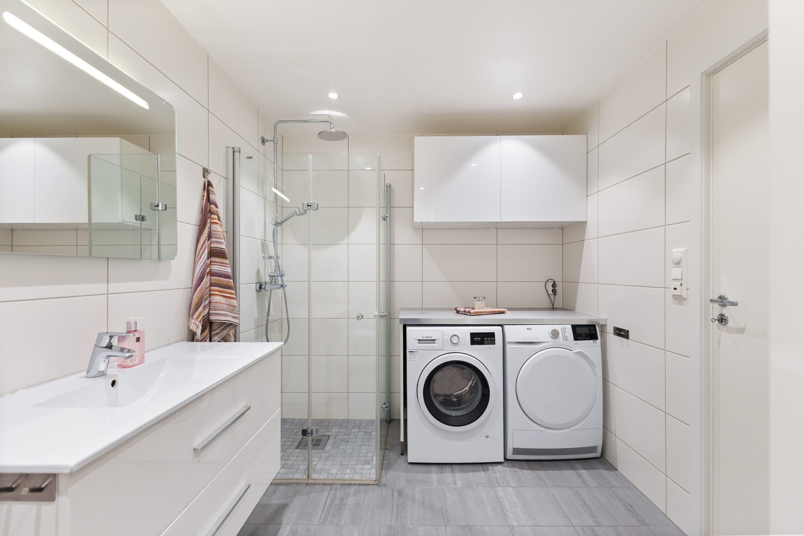 Opplegg for vaskemaskin. Galleribilde