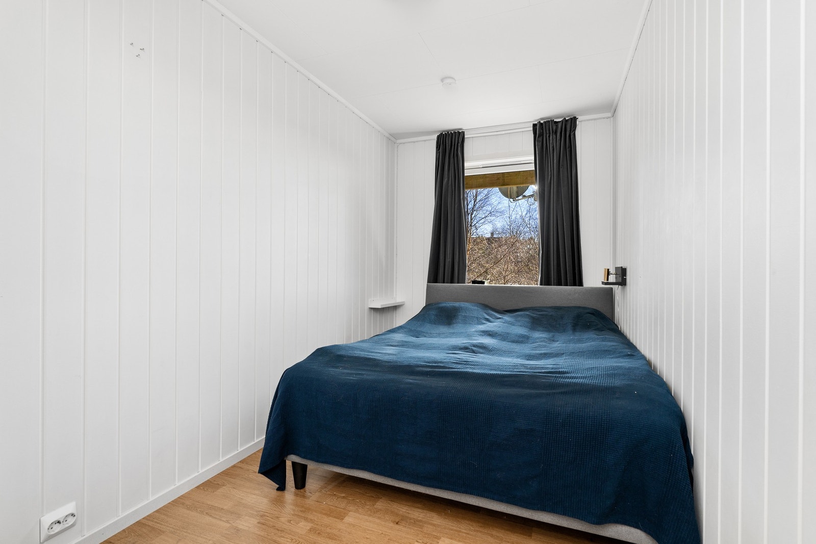 Soverom 2. Egner seg fint som barnesom/kontor, men har også plass til dobbeltseng og garderobe. Galleribilde