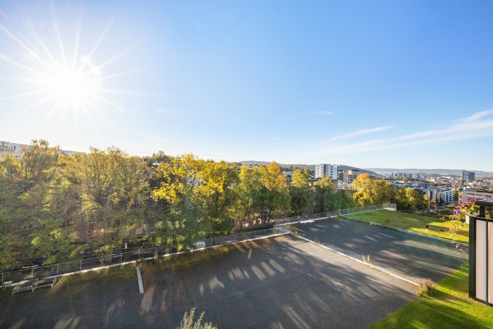 - Meget hyggelig utsikt fra leiligheten - Galleribilde