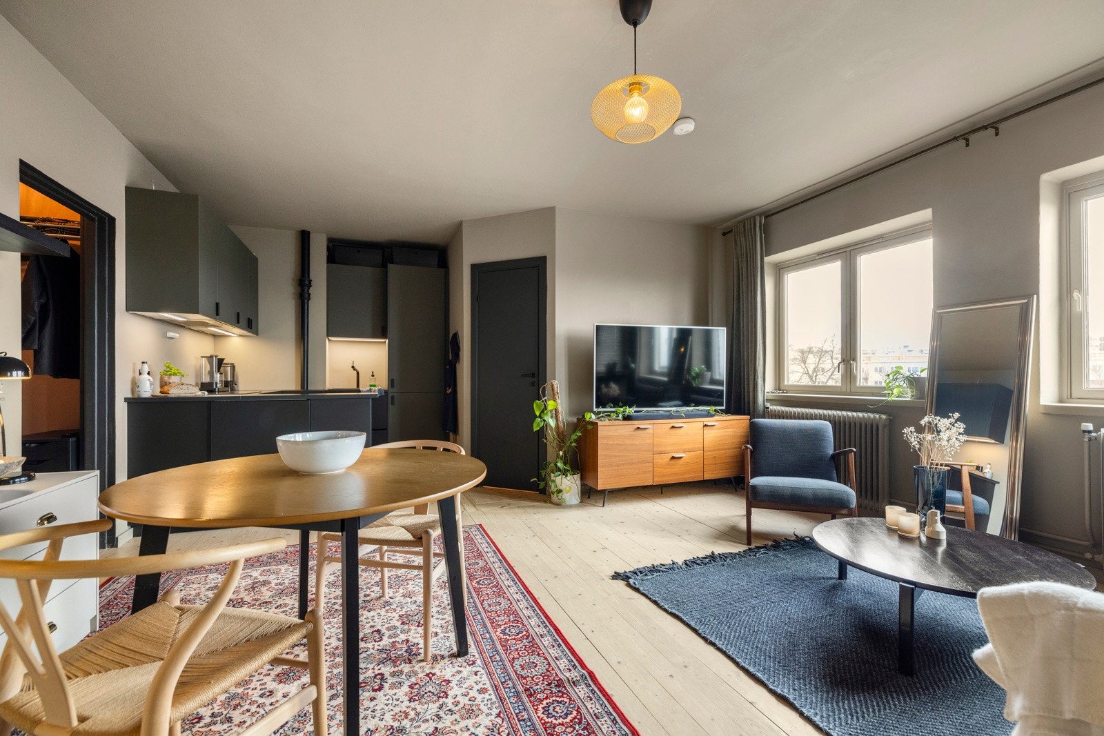 - Romhøyden i stuen er ca 2,59 meter - Galleribilde