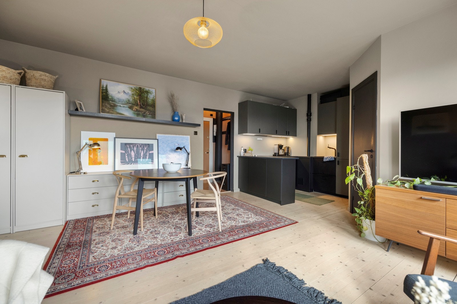 - Leiligheten disponerer en ekstern bod i kjeller på ca 3 kvm - Galleribilde