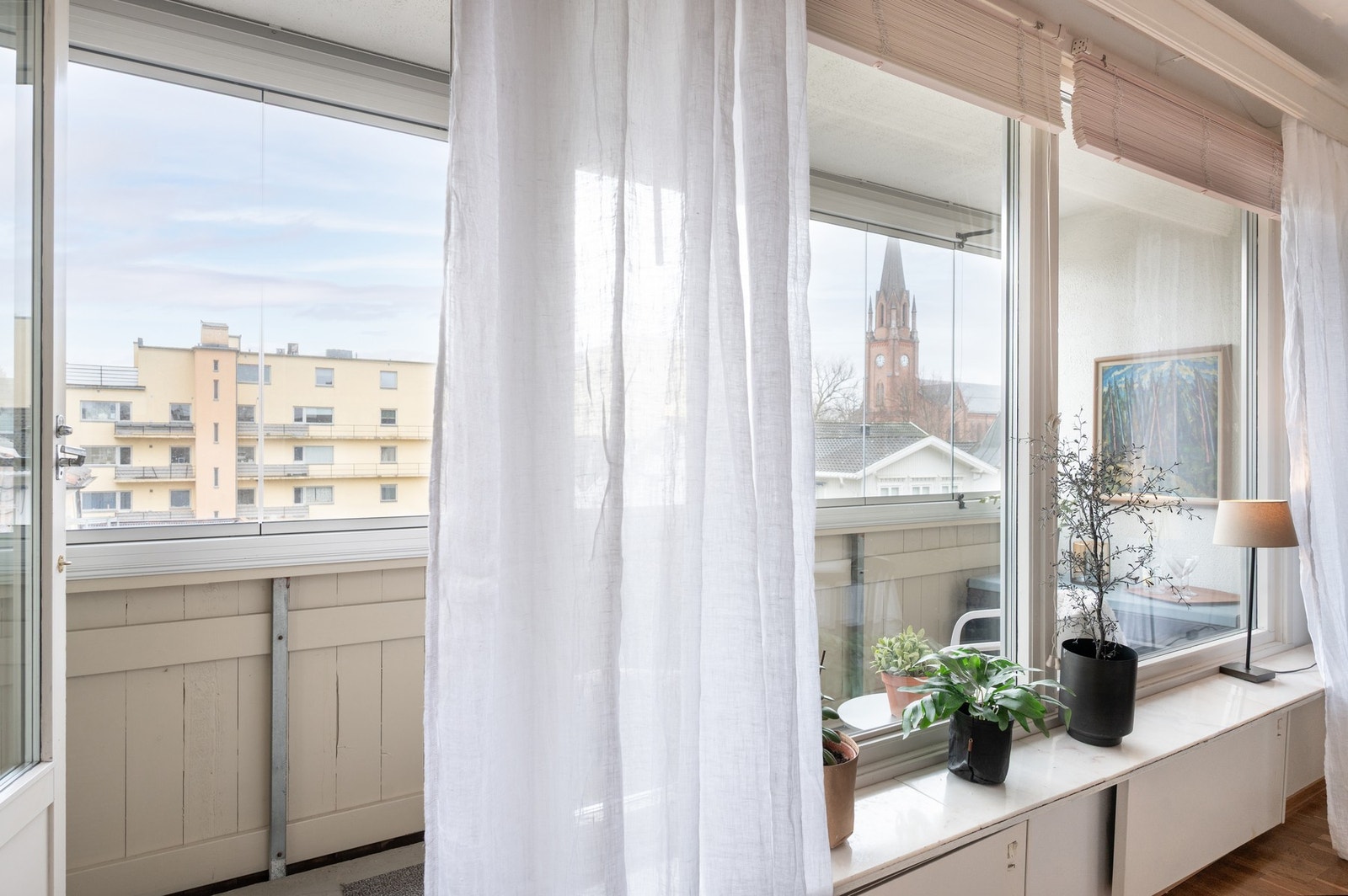 Romlig, innglasset balkong Galleribilde