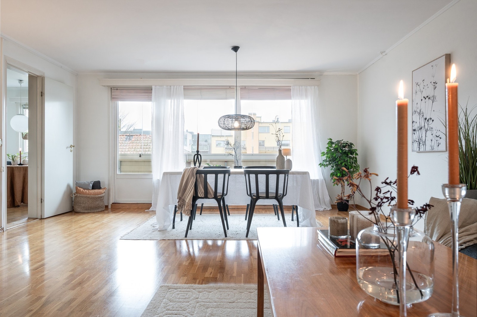 Romlig stue/spisestue Galleribilde