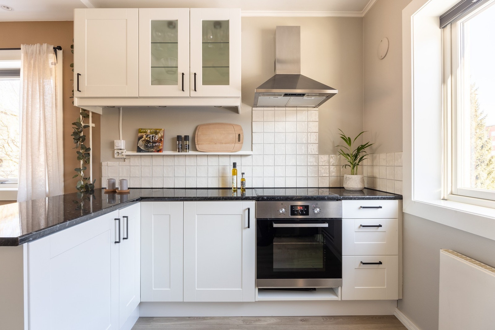 Integrerte hvitevarer medfølger salget. Galleribilde