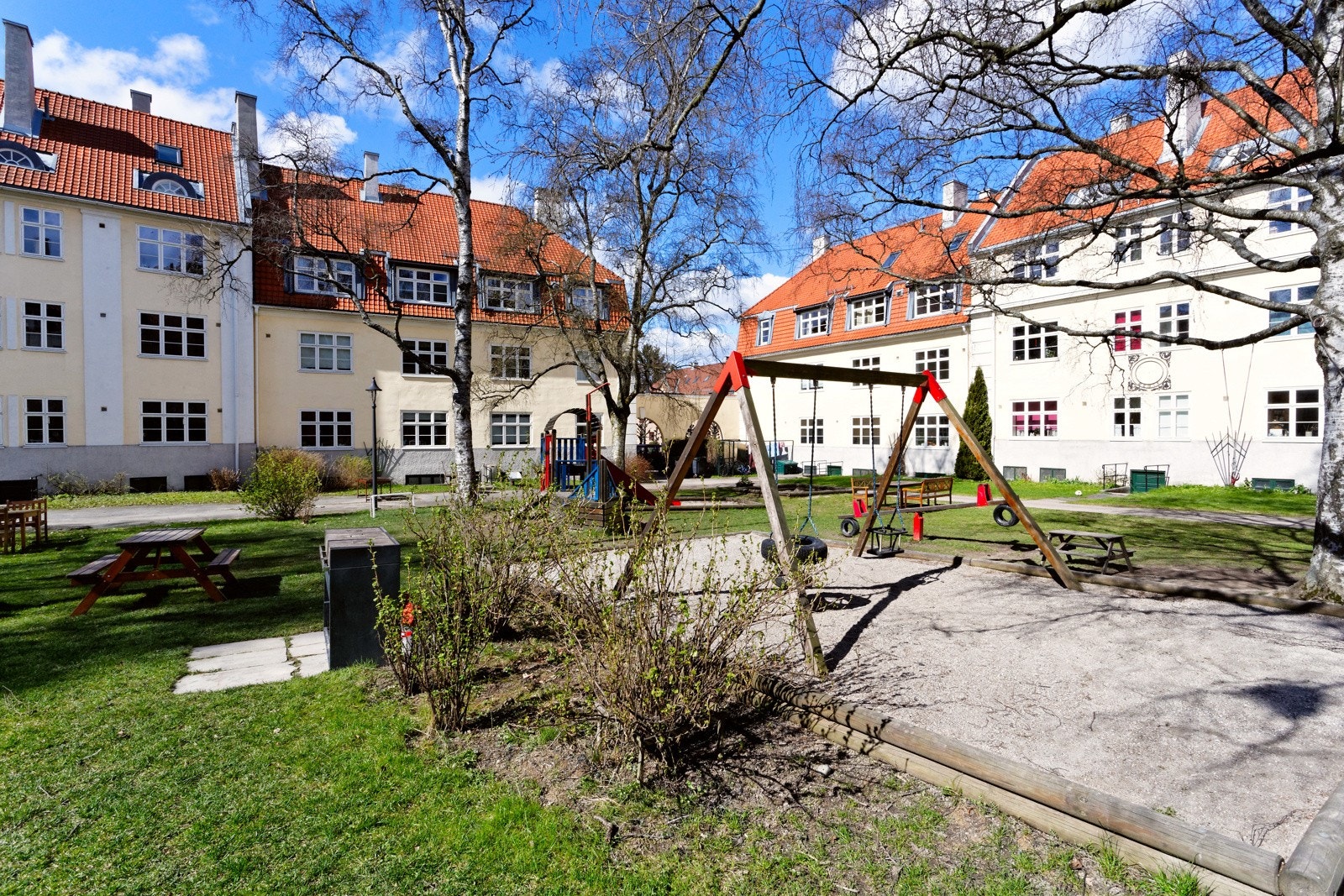 Selgers ord: "Det er like fint på sommeren når det er grønt som når det laver ned på vinteren. Du blir glad av å bo her rett og slett." Galleribilde