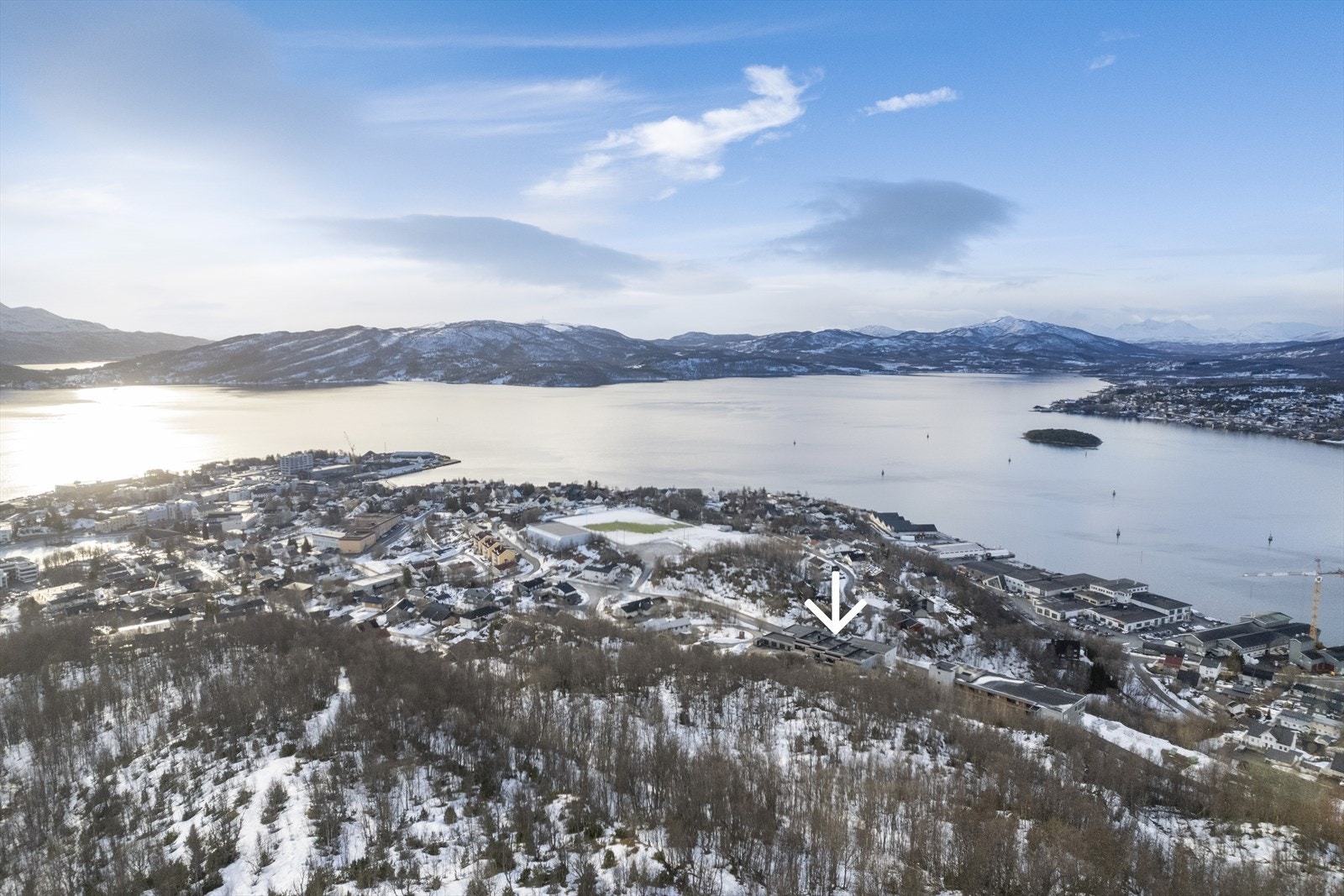 Det er kort vei til både FIL stadion og Finnsnes sentrum. Galleribilde
