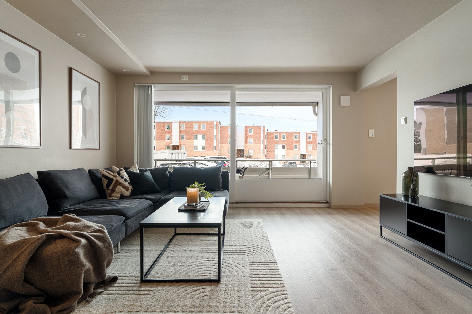 Proaktiv Eiendomsmegling ved Malin Skevik har gleden av å presentere en innholdsrik 4-roms leilighet i etablerte og veldrevne Moholt borettslag. Galleribilde