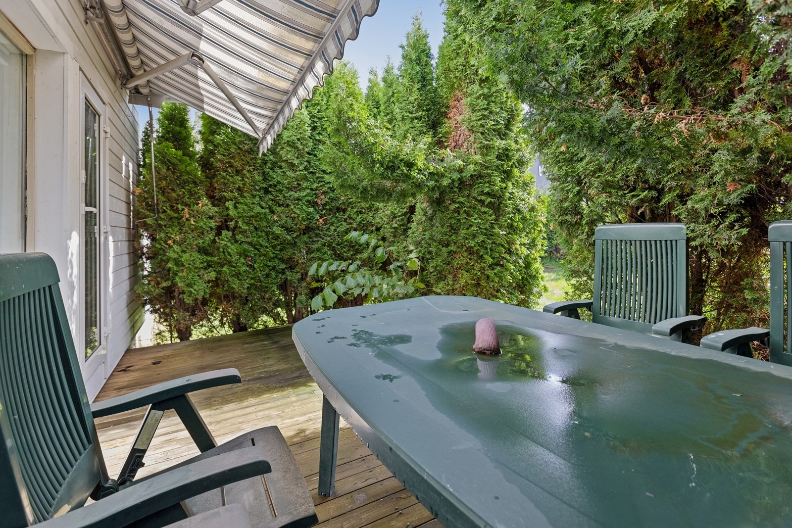 Skjermet plassering og god plass til utemøbler Galleribilde