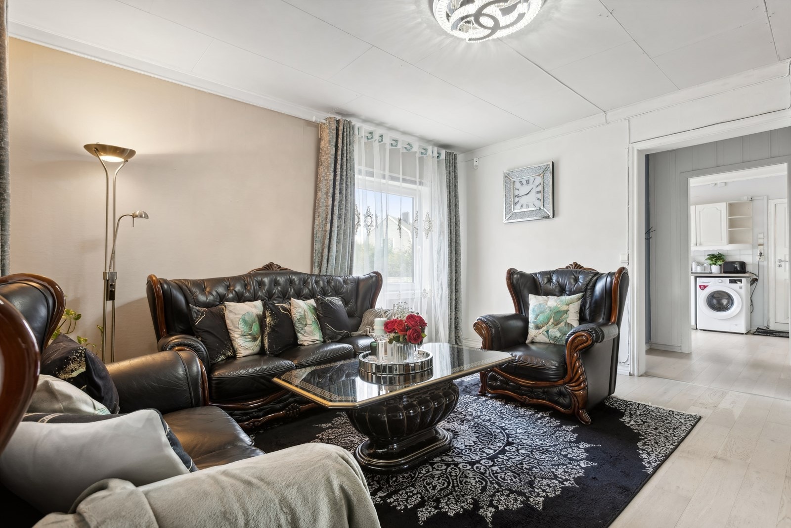 Stuen har godt med lysinnslipp Galleribilde