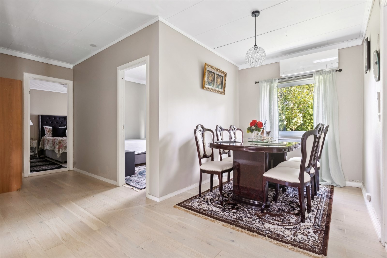 Spisestue med god plass Galleribilde