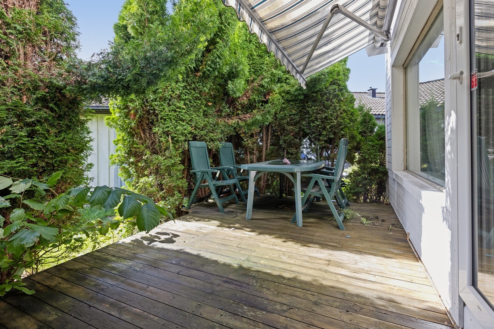 Terrasse på hele 14 kvm med gode solforhold. Galleribilde