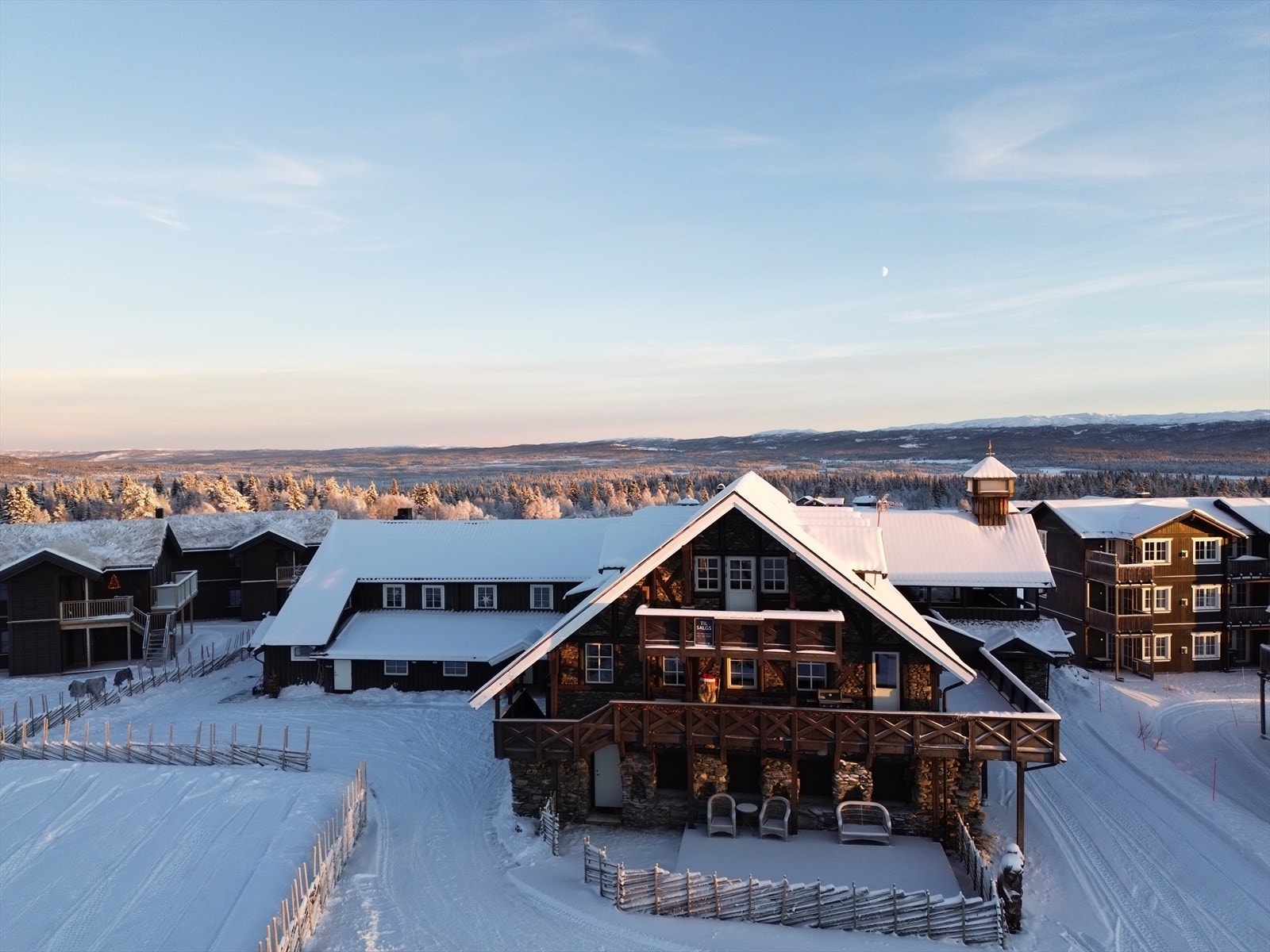 En stor toppleilighet beliggende på tidligere Ørterstølen Fjellstue. Leiligheten ble ombygd i 2017. Galleribilde