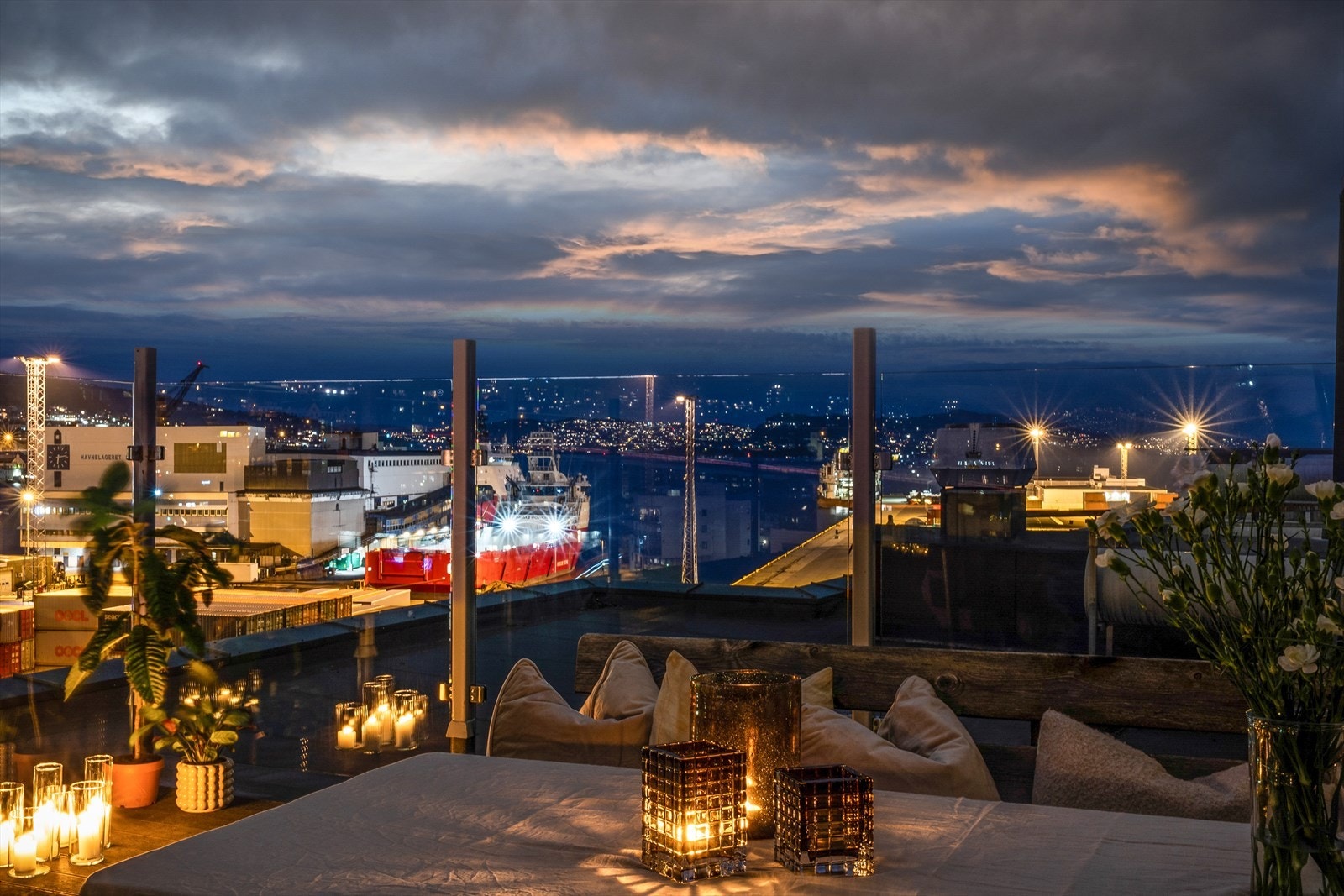 - Her kan fine soldager og sene kvelder nytes med nære og kjære - Galleribilde