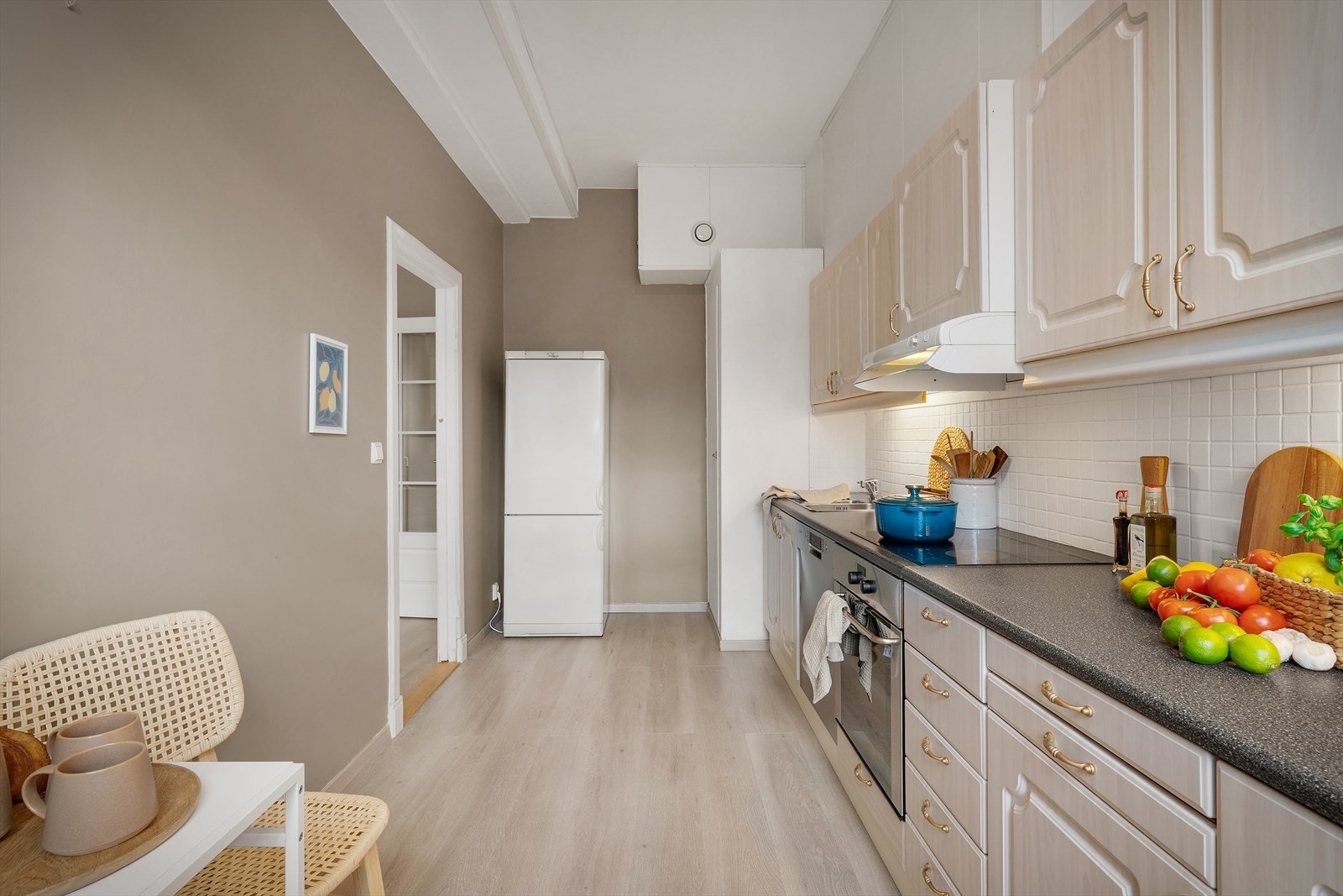 - Ønsker du 2 soverom er det mulig å flytte kjøkken inn til stuen - mulighetene er mange - Galleribilde