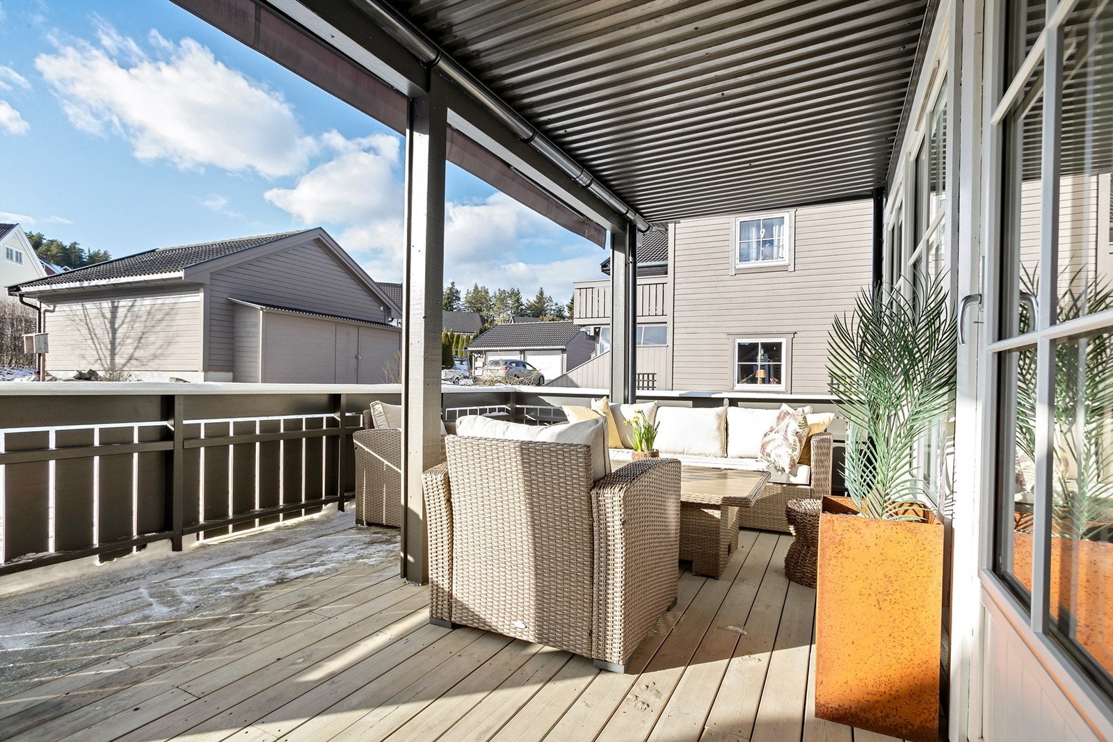 Terrassen er ca. 19 kvm Galleribilde