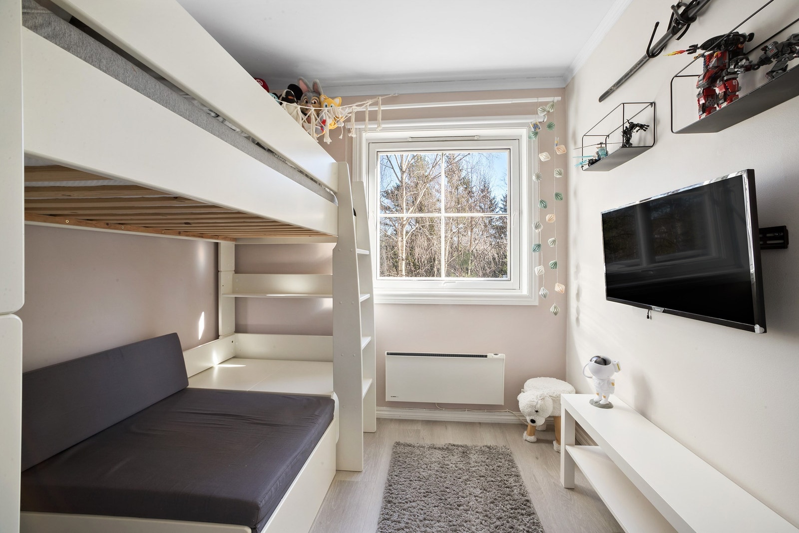 Det nest største soverommet benyttes til barnerom Galleribilde