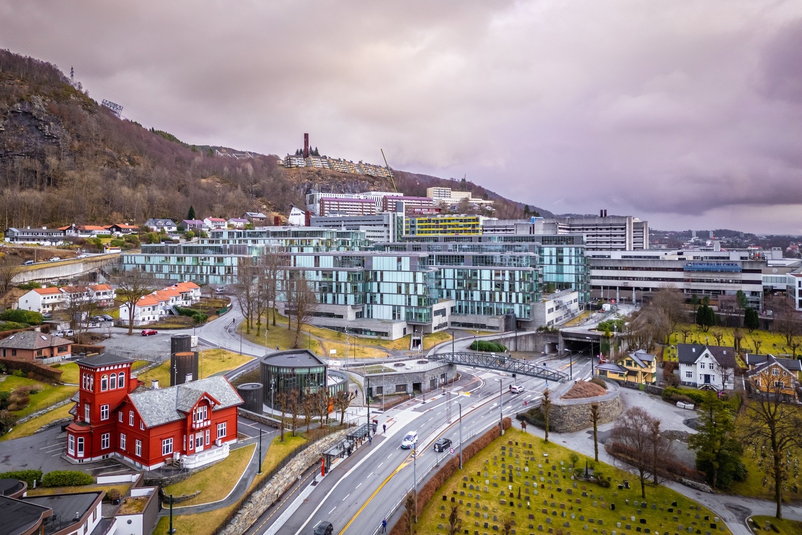 Haukeland sykehus er kun noen minutters gange fra leiligheten Galleribilde