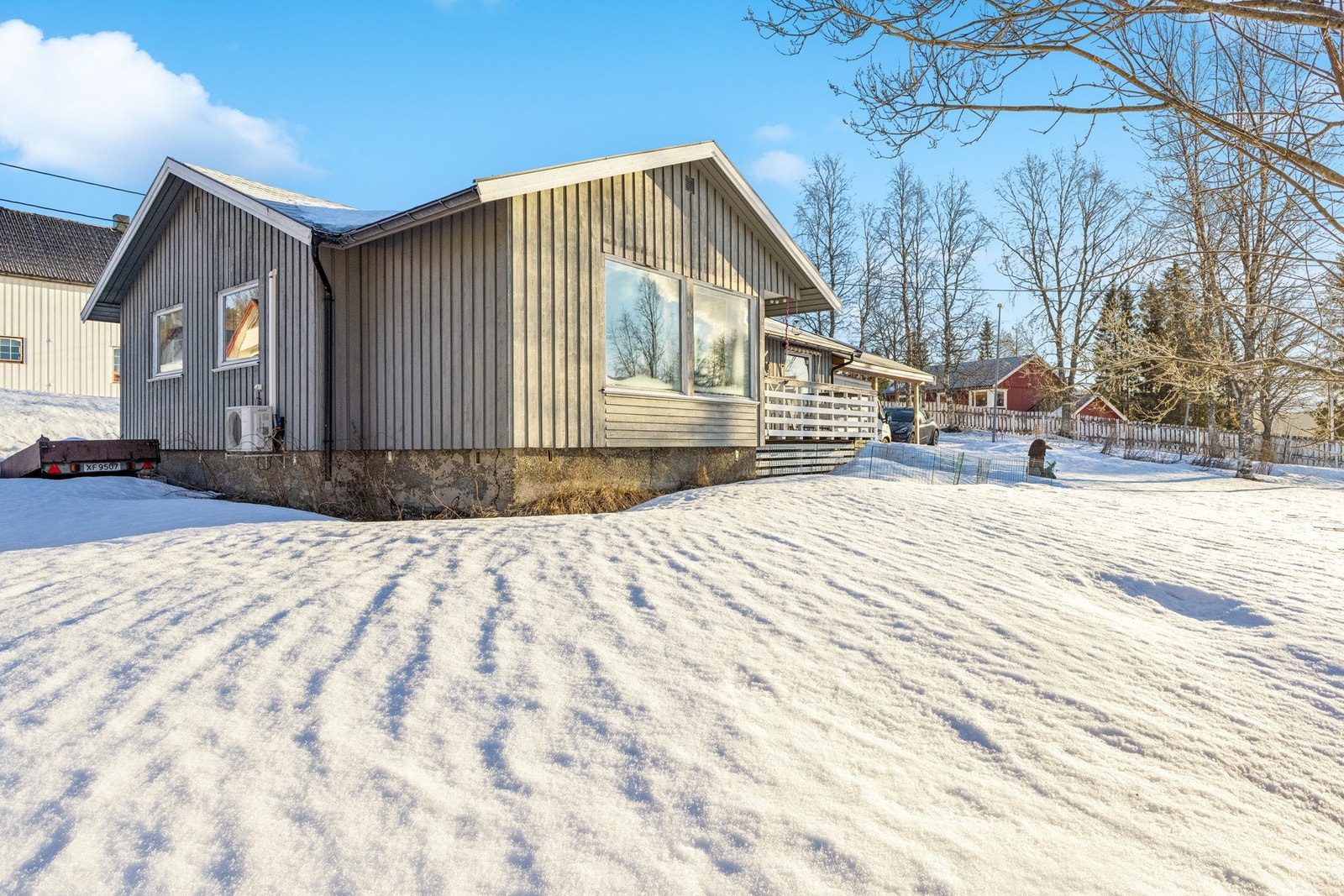Mur har en del sprekker og er moden for utbedring. Les nærmere i vedlagt tilstandsrapport. Galleribilde