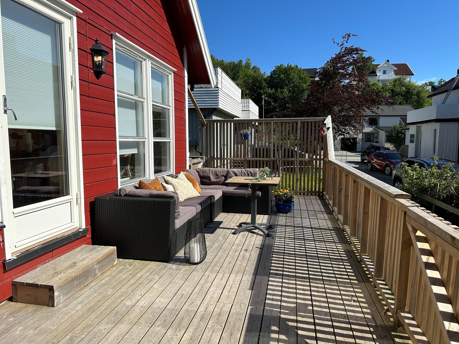 Veranda vendt mor sør-/vest. Strålende solforhold! Galleribilde