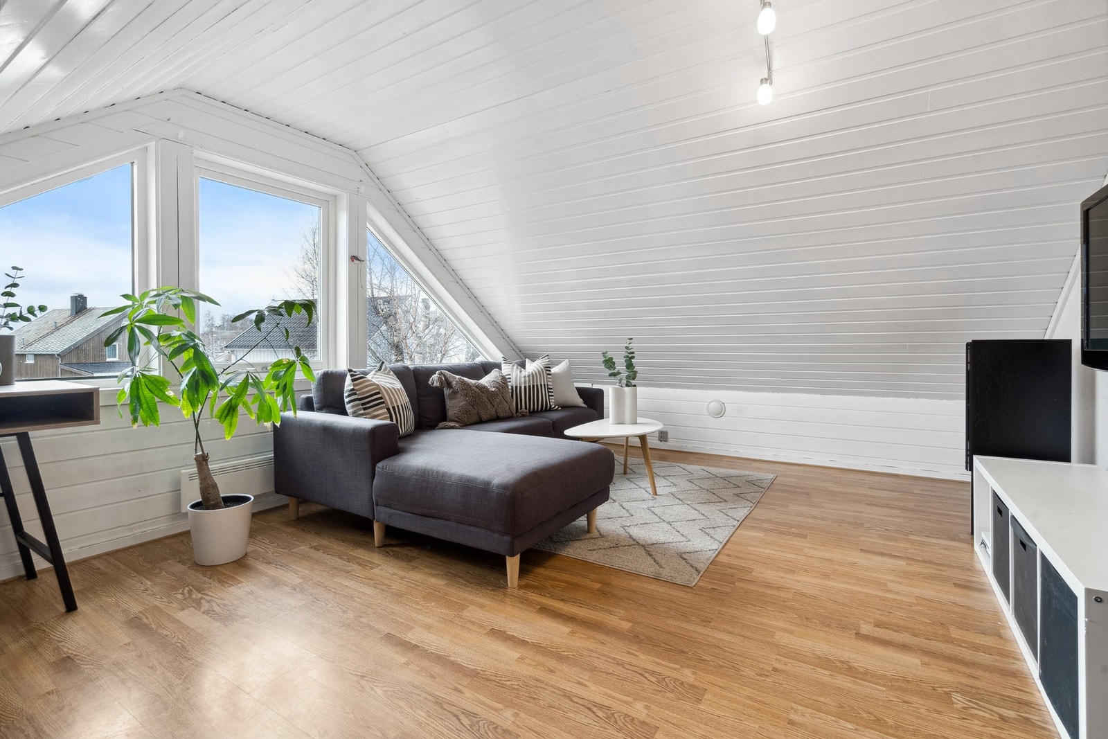 Det gjøres oppmerksom på at loftet er innredet uten godkjenning fra Bodø kommune. Galleribilde