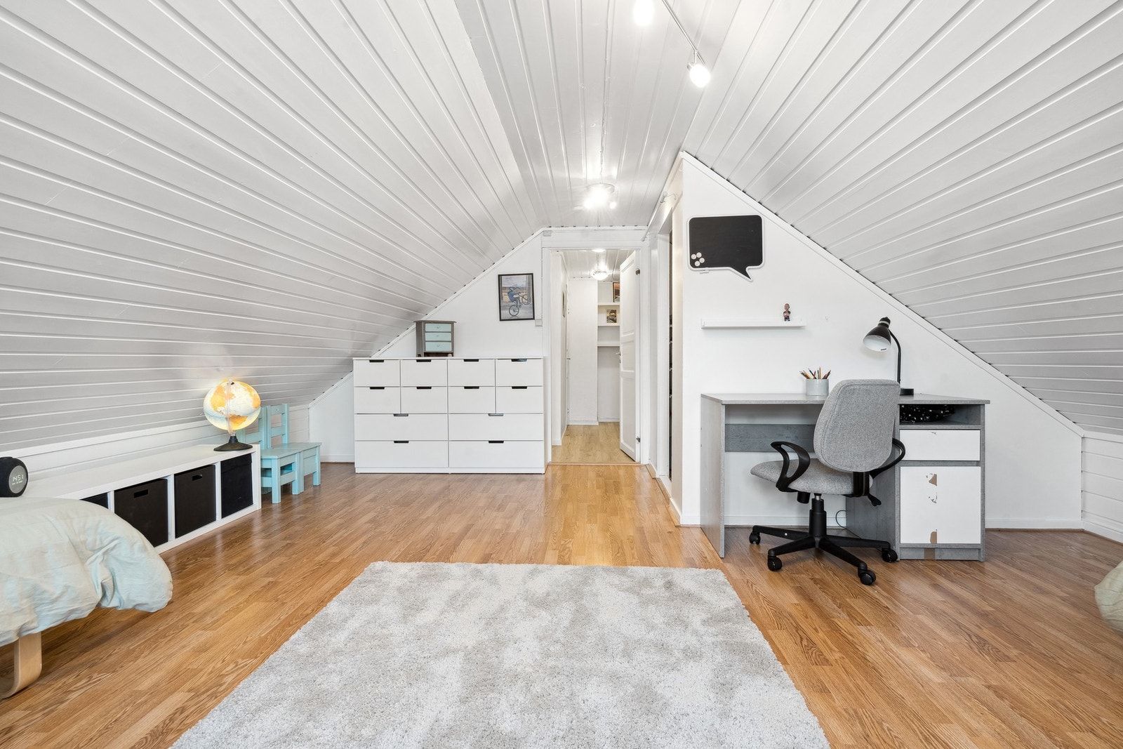 Det gjøres oppmerksom på at loftet er innredet uten godkjenning fra Bodø kommune. Galleribilde