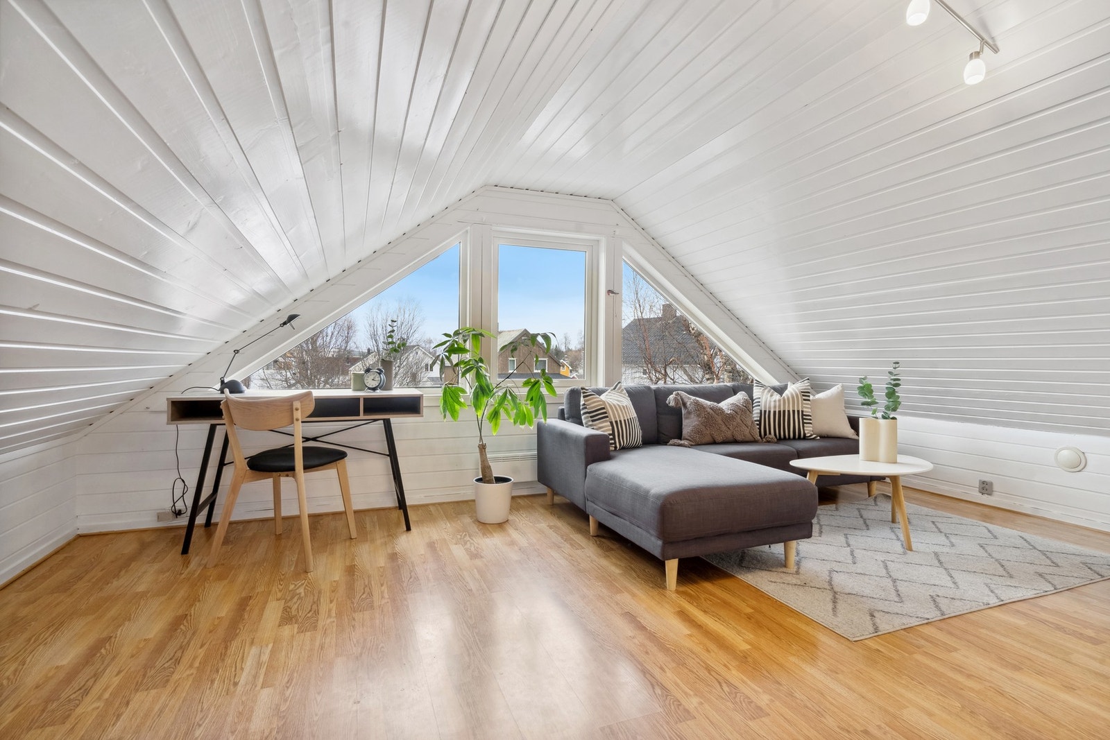 Det gjøres oppmerksom på at loftet er innredet uten godkjenning fra Bodø kommune. Galleribilde