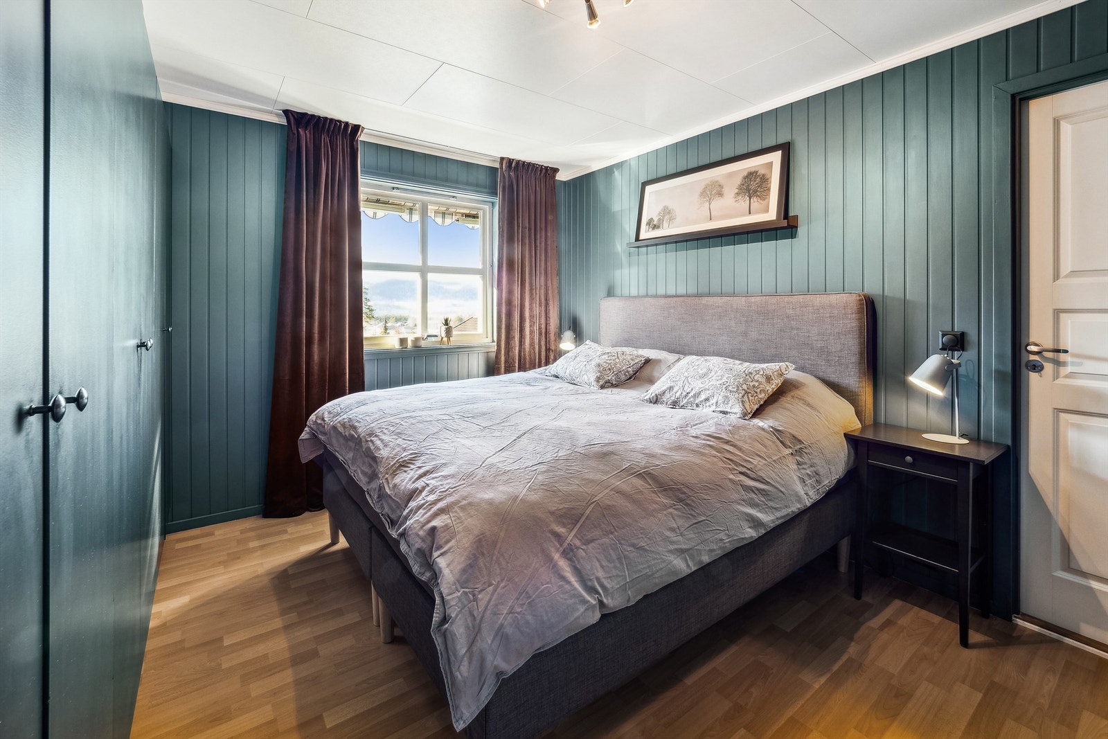 Hovedsoverom med garderobeskap. Galleribilde