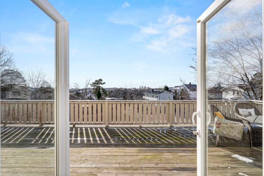 Huset ligger ligger høyt med fritt utsyn Galleribilde